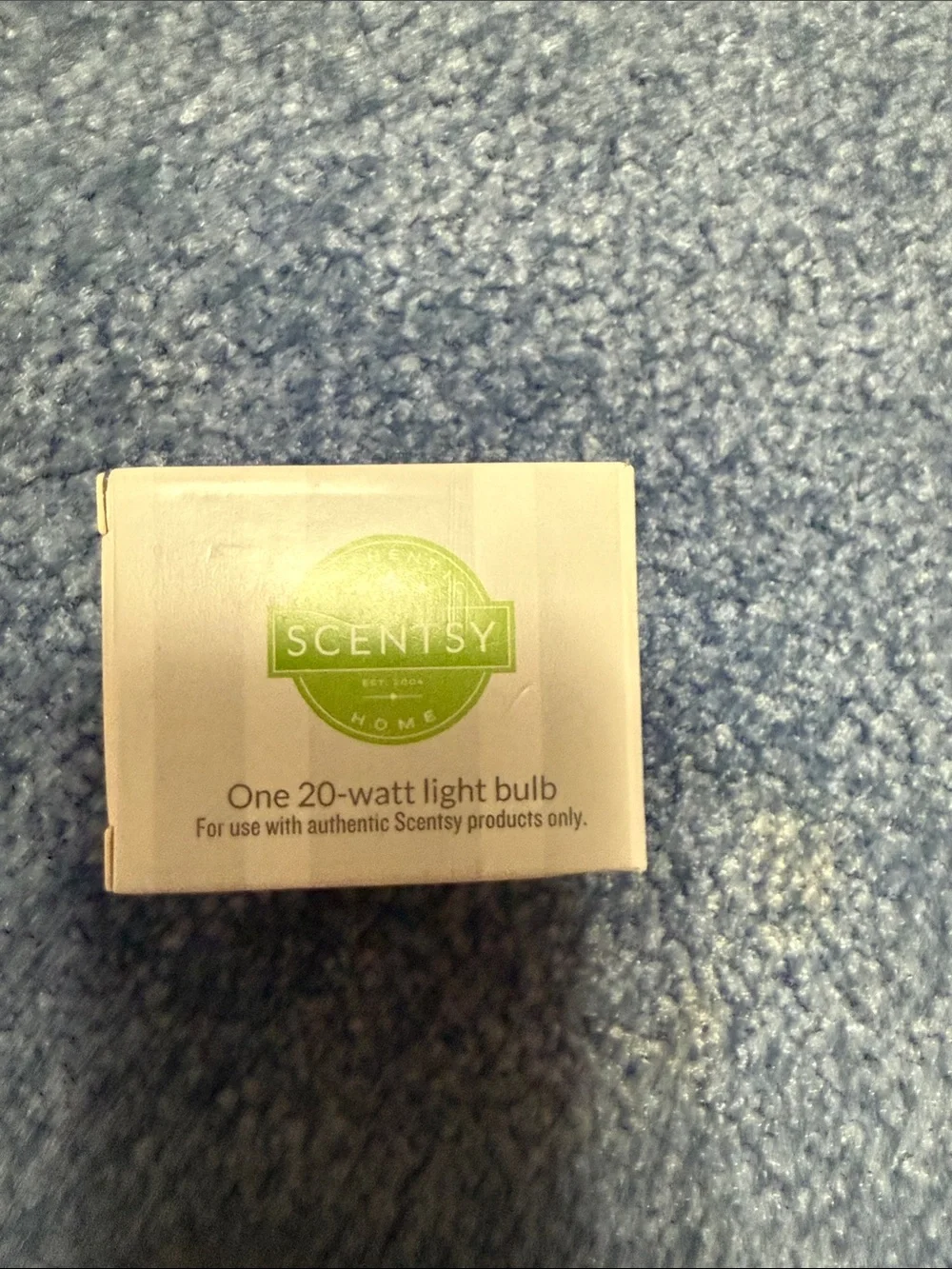 Scentsy Bundle Wax Melt Bars Trio & 12 20 watt bulb’s